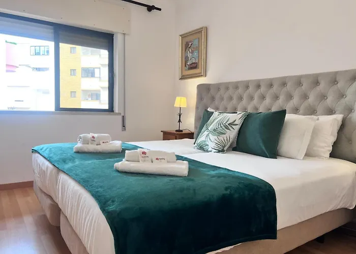 Da Rocha Unique Design With Pool By Homing Daire *