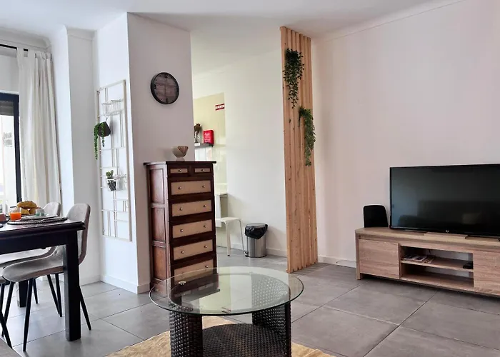 Daire Da Rocha Unique Design With Pool By Homing *