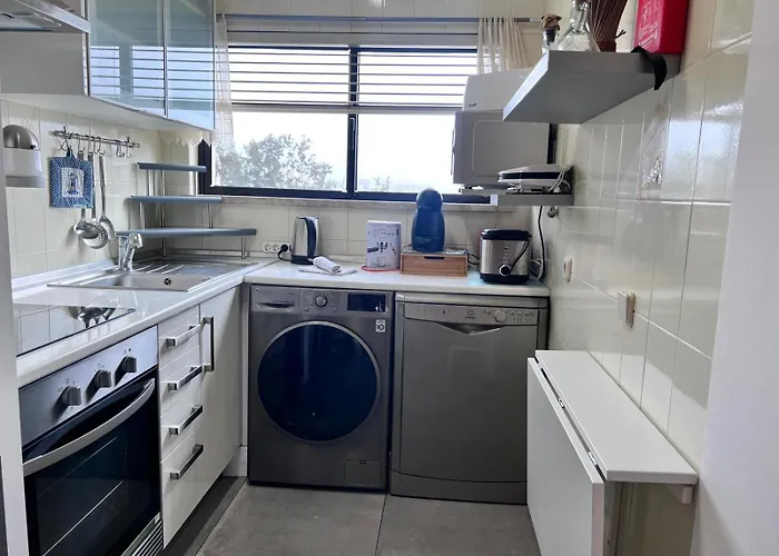 Daire Da Rocha Unique Design With Pool By Homing